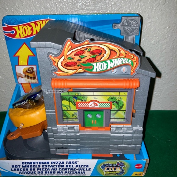 Hot Wheels Toys Hot Wheels Pizza Toss Set Poshmark